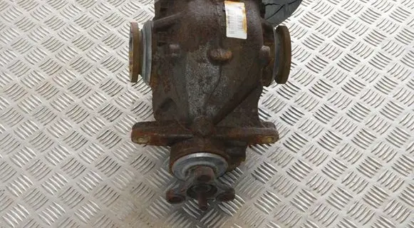 BMW 3 E90 E91 Rear differential 7556678