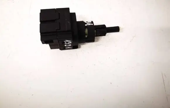 Volkswagen Polo Brake pedal sensor switch 6Q0945511