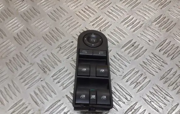Opel Zafira B Front door window switch trim 13228699