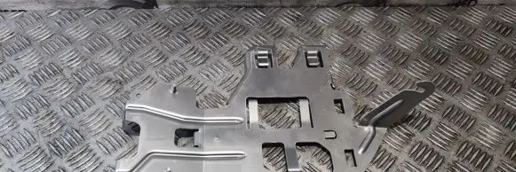 Mercedes-Benz CLS C218 X218 Sound amplifier holder/bracket A2185450040