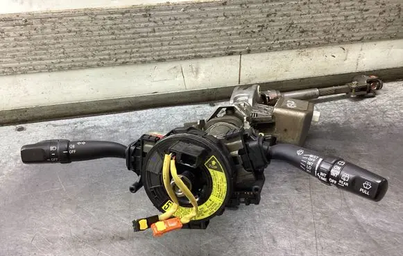 Toyota Corolla Verso AR10 Steering wheel axle FNR855 2RH8577 0304420A