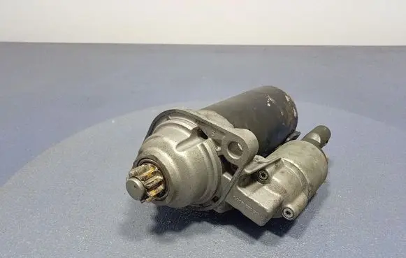 Volkswagen Touran I Starter motor 1005831311