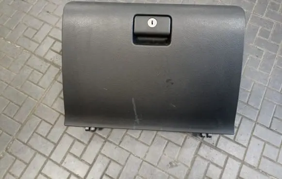 Toyota Corolla Verso AR10 Glove box lid/cover 555510F010