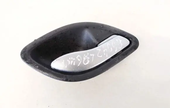 Renault Laguna II Rear door interior handle 8200000724