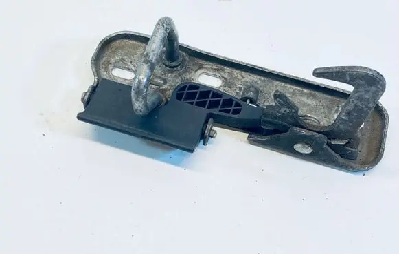 Volkswagen Golf V Engine bonnet/hood lock/latch loop/hook 1K0823480