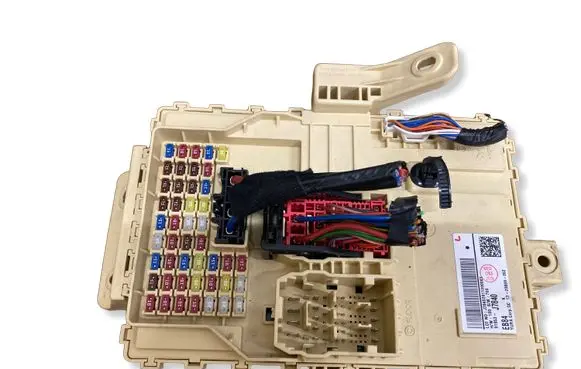 KIA Ceed Fuse box set 91953J7840 J78402011090003 1320B09262