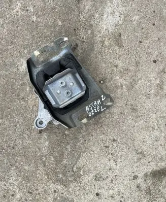 Opel Astra L Gearbox mount 9673768480