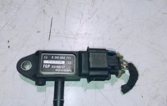 Opel Astra H Exhaust gas pressure sensor 55198717 0710191FH9 0281002771