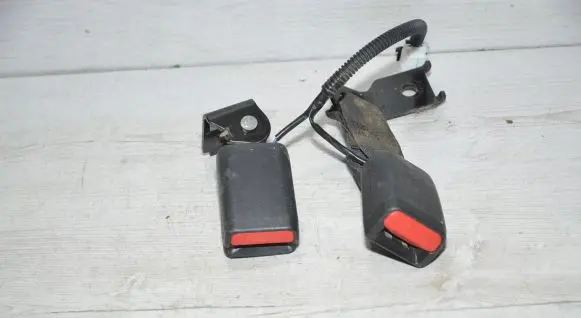 Rear seatbelt buckle