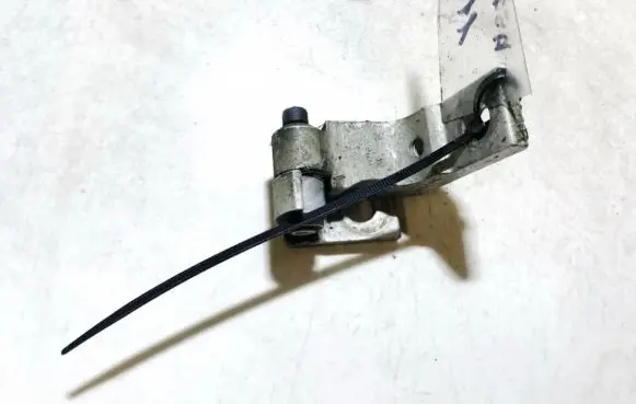 Seat Toledo II (1M) Front door upper hinge