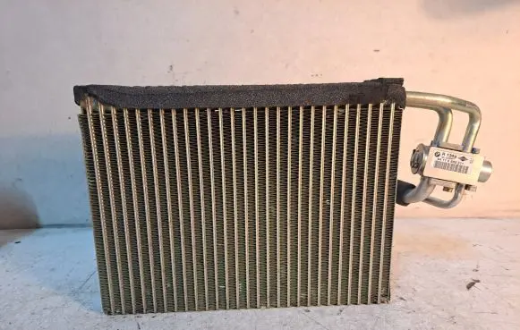 BMW 7 E65 E66 Air conditioning (A/C) radiator (interior) 6980211