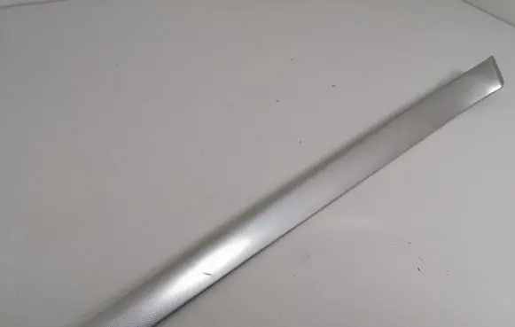 Audi A4 S4 B7 8E 8H Front door trim bar 8E0867409