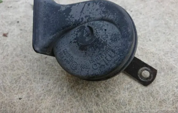 Jaguar XJ X40 Horn signal