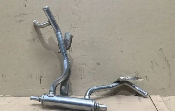 Toyota Yaris Engine coolant pipe/hose