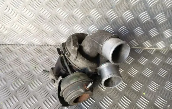Toyota Avensis T250 Turbo 172010G010