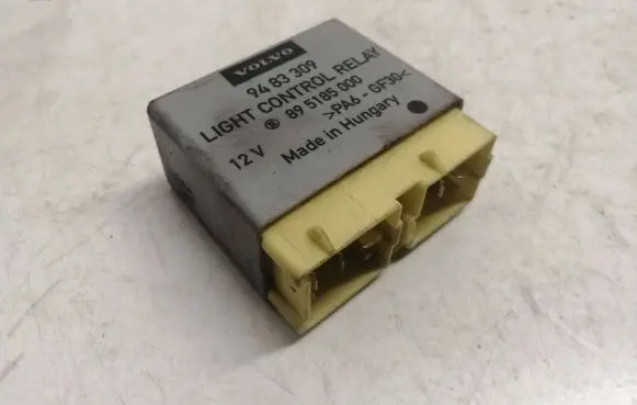 Volvo S70 V70 V70 XC Light relay 9483309 895185000