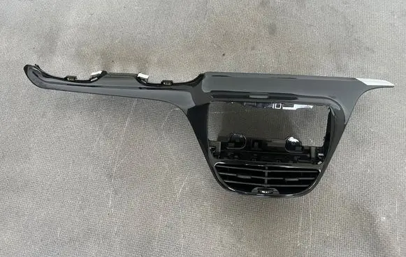 Peugeot 208 I Dashboard center trim panel 9673830077 1174143X 444901M
