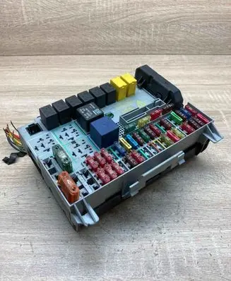 Opel Astra G Fuse module 90589965