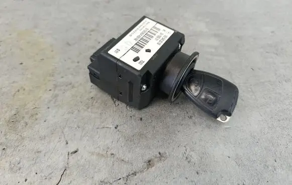 Mercedes-Benz B W245 Ignition lock