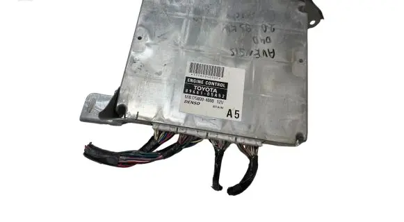 Toyota Avensis T250 Engine control unit/module 8966105A52 MB1758004000 1758004000