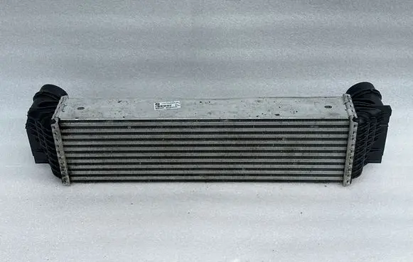 BMW 5 F10 F11 Intercooler radiator 7805629 R7368003