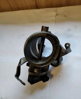 BMW 5 E39 Throttle valve