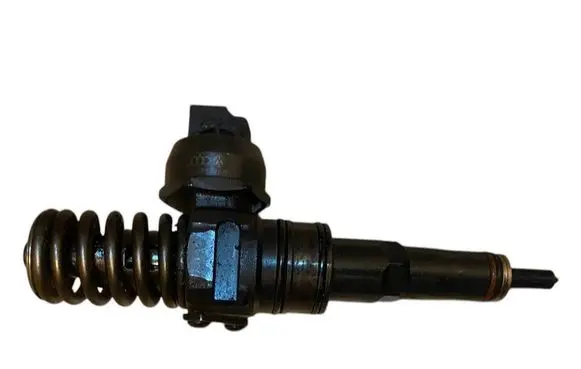Skoda Octavia Mk2 (1Z) Fuel injector 038130073AG 0414720215 0414720265