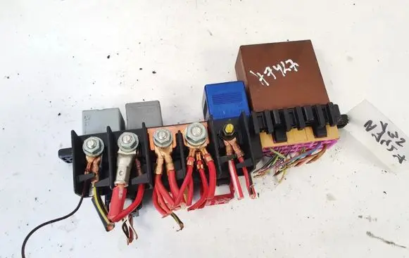 Audi A6 S6 C5 4B Fuse box set 8l0941822a