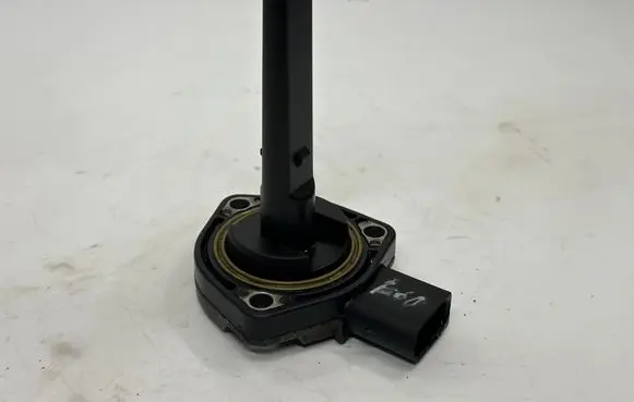 BMW 5 E39 Oil level sensor 7508003 12617508003 7832205