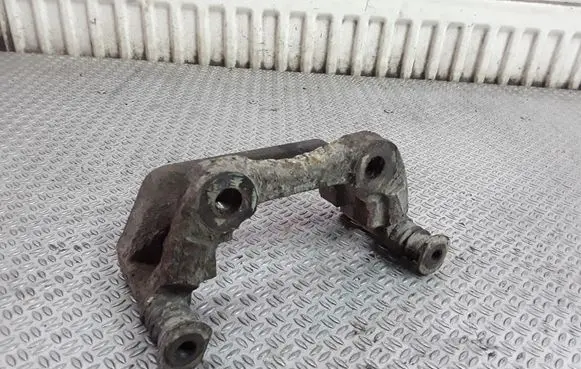 Land Rover Discovery Brake caliper pad carrier rear 