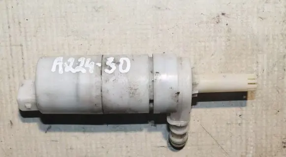 Volvo XC90 Windscreen/windshield washer pump