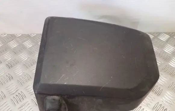 Volvo V70 Air filter box cover 30680265