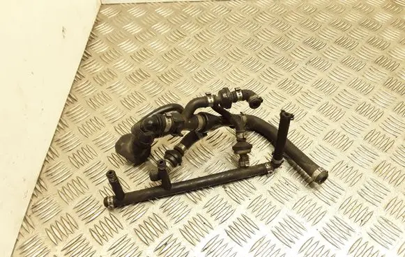 Volkswagen PASSAT B5.5 Breather/breather pipe/hose 058133753B