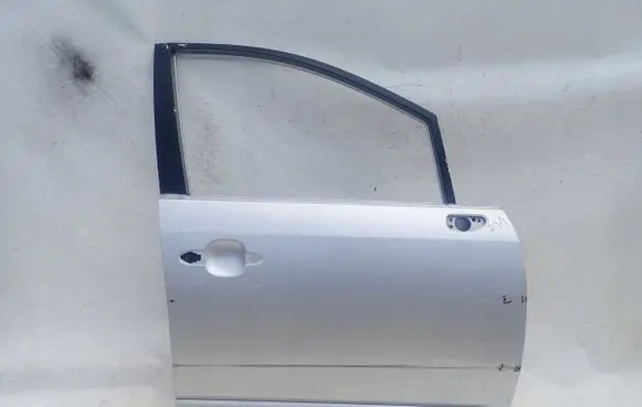 KIA Carens II Front door