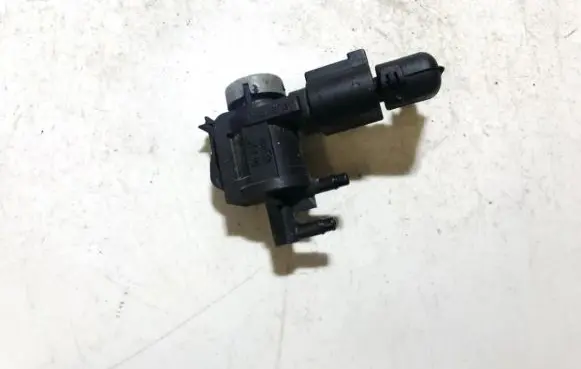 Volkswagen Touareg I Turbo solenoid valve 1j0906283c