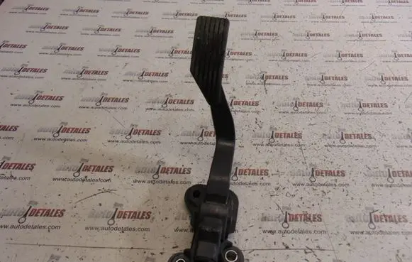 Mitsubishi Outlander Accelerator throttle pedal MN101543