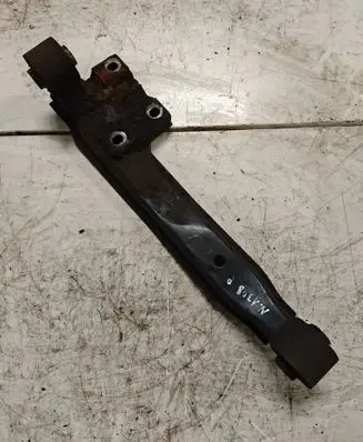 Nissan Terrano Gearbox mounting bracket 