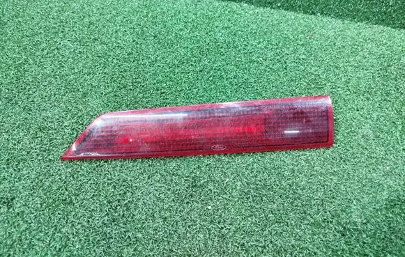 Third/center stoplight