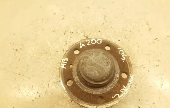 Mercedes-Benz B W245 Rear wheel bearing hub 