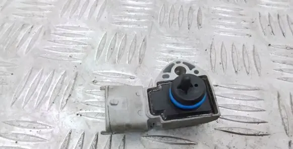 Volvo C30 Fuel pressure sensor 31272732