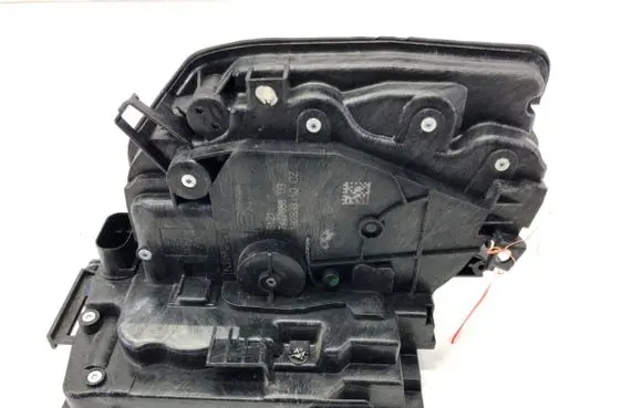 BMW 5 G30 G31 G38 Front door lock 7477688