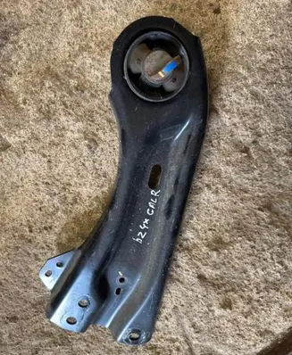 Toyota bZ4X Rear upper control arm/wishbone QWF