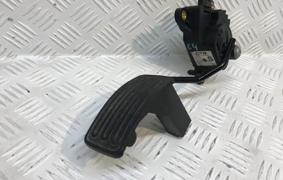 Nissan Qashqai+2 Accelerator throttle pedal 2799B 00560
