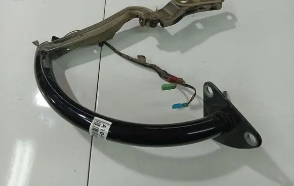 Volkswagen PASSAT B6 Tailgate/trunk/boot hinge 3C5827301B