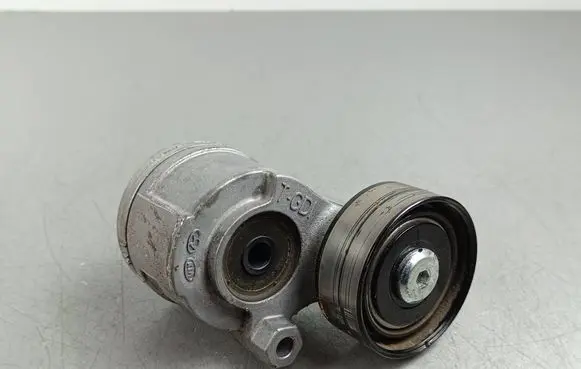 Genesis GV70 Generator/alternator belt tensioner