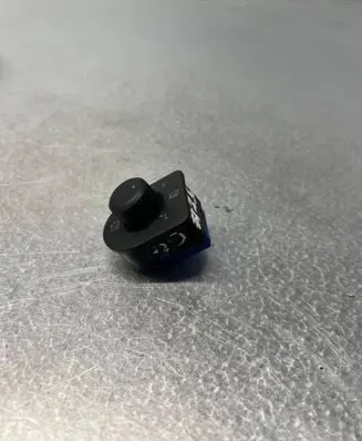 Volkswagen Golf IV Wing mirror switch 1J2959565E