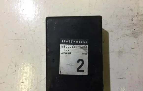 Toyota Avensis T220 Other control units/modules 865005060