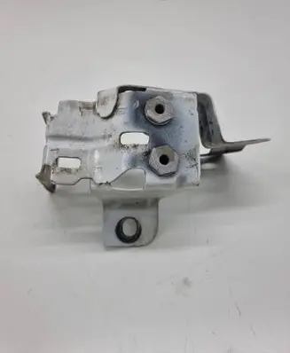 Fender mounting bracket