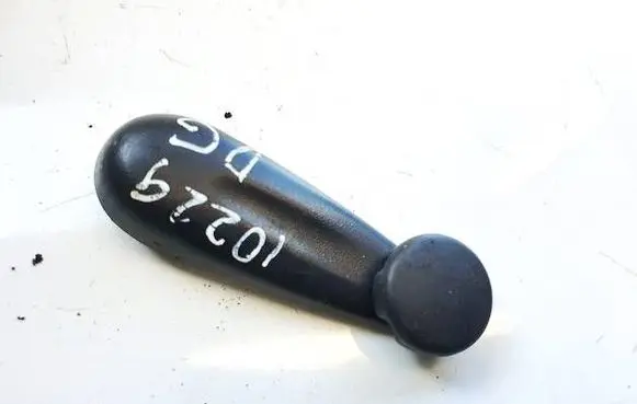Toyota Yaris Front door window winding handle 