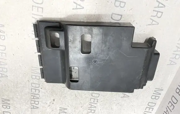 Mercedes-Benz ML W166 Fuse box cover A1665400080